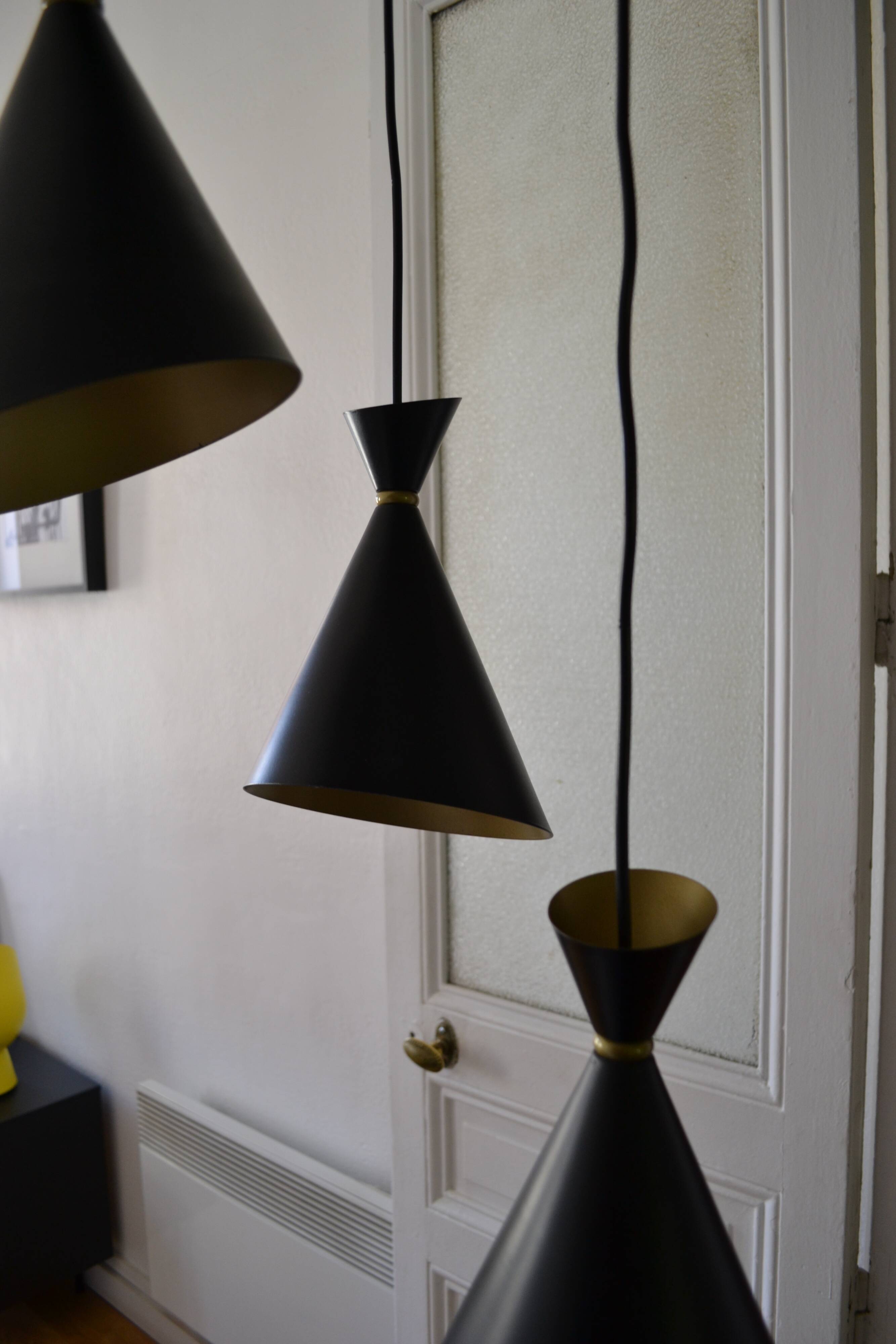 Vintage large chandelier with 3 tulips in black and gold Diabolo.