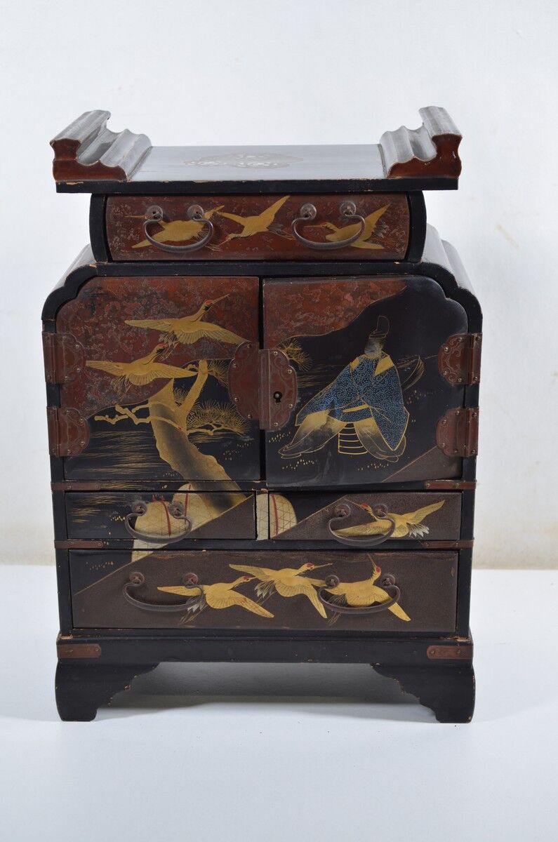 Box Japan early twentieth century