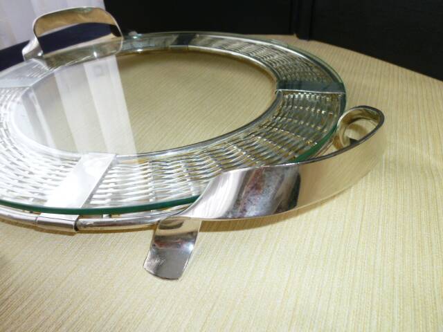 Serving dish for cakes or cheeses in glass and silver metal