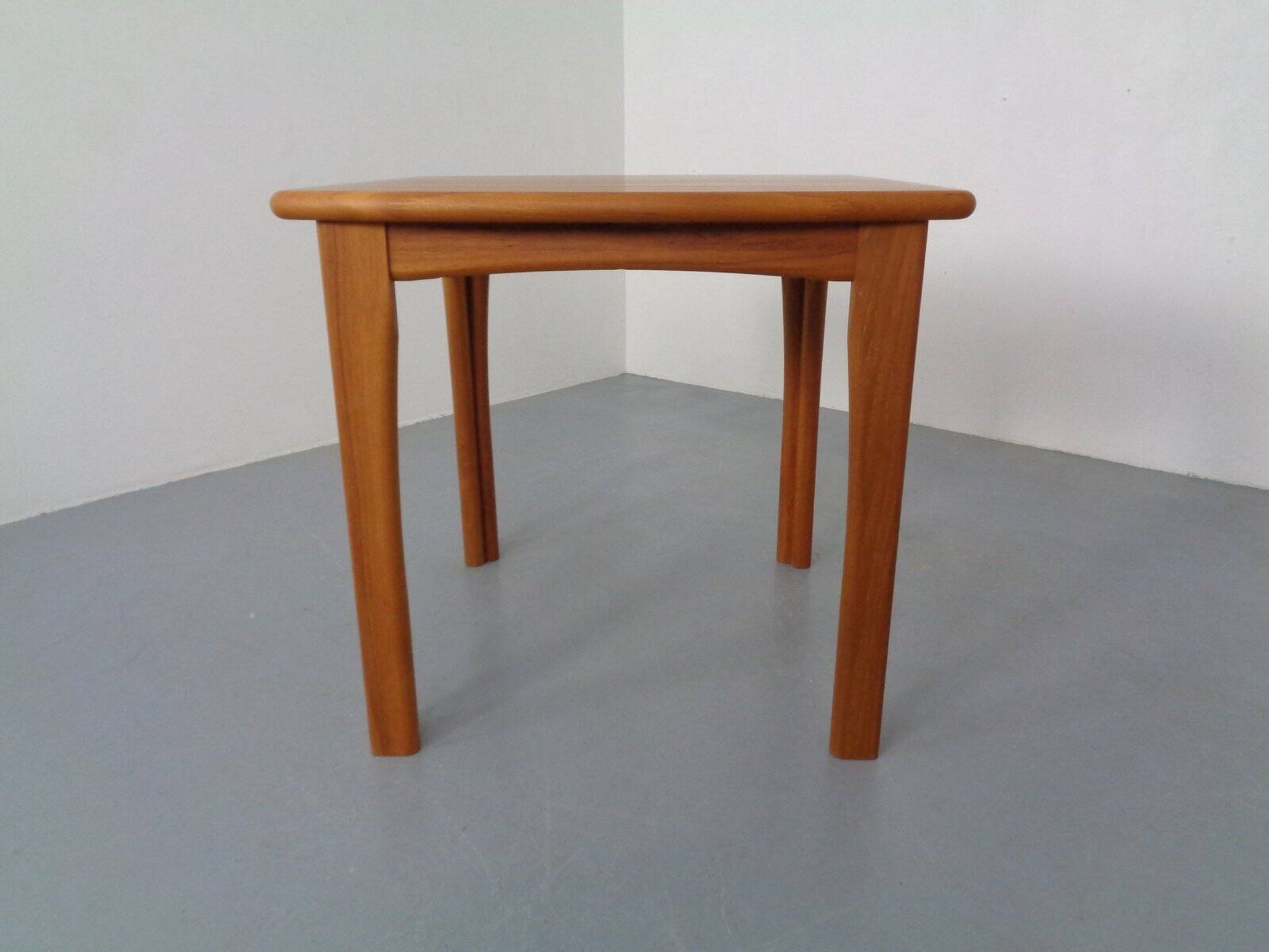 Small teak dining table from Dyrlund, 1970s