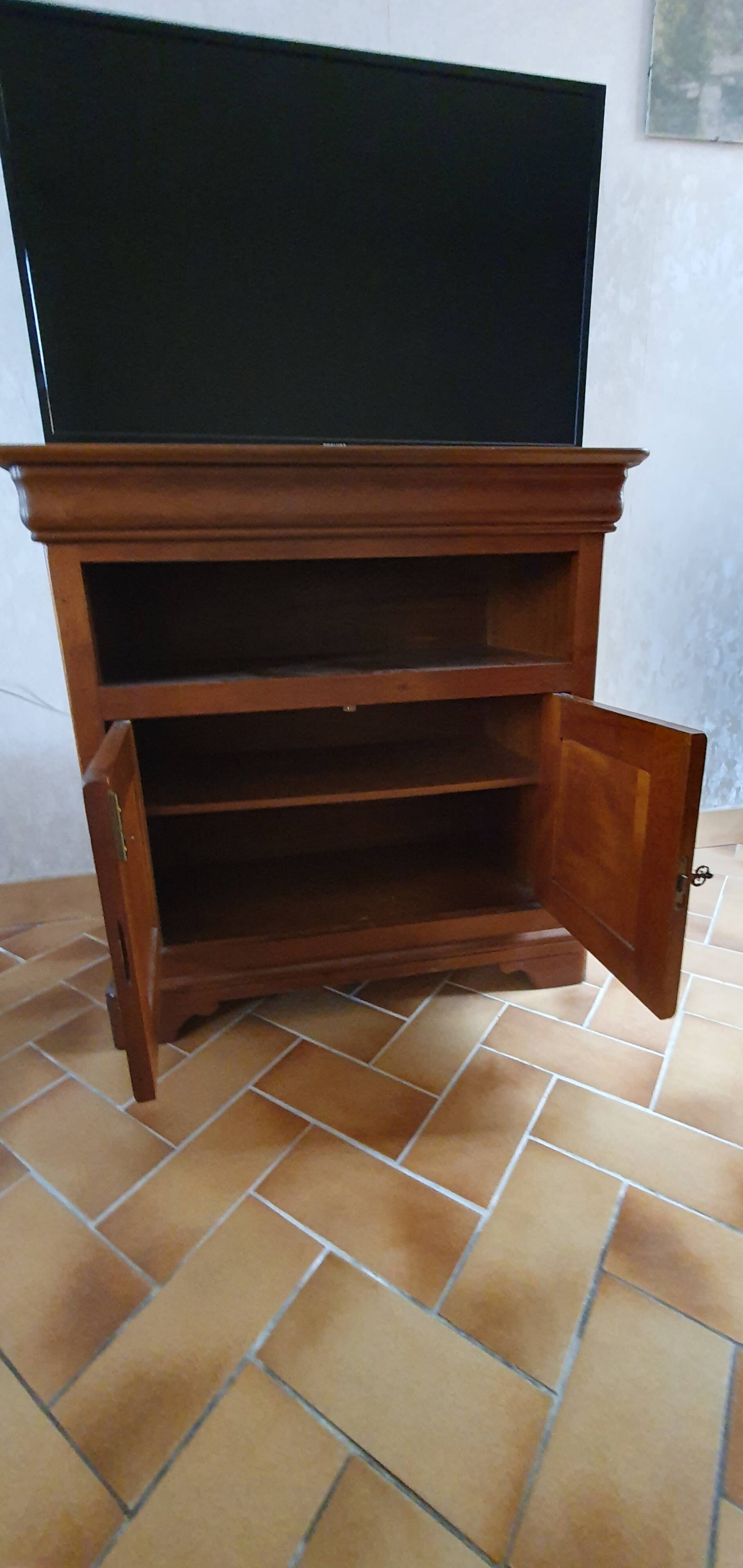 Cherry wood TV unit