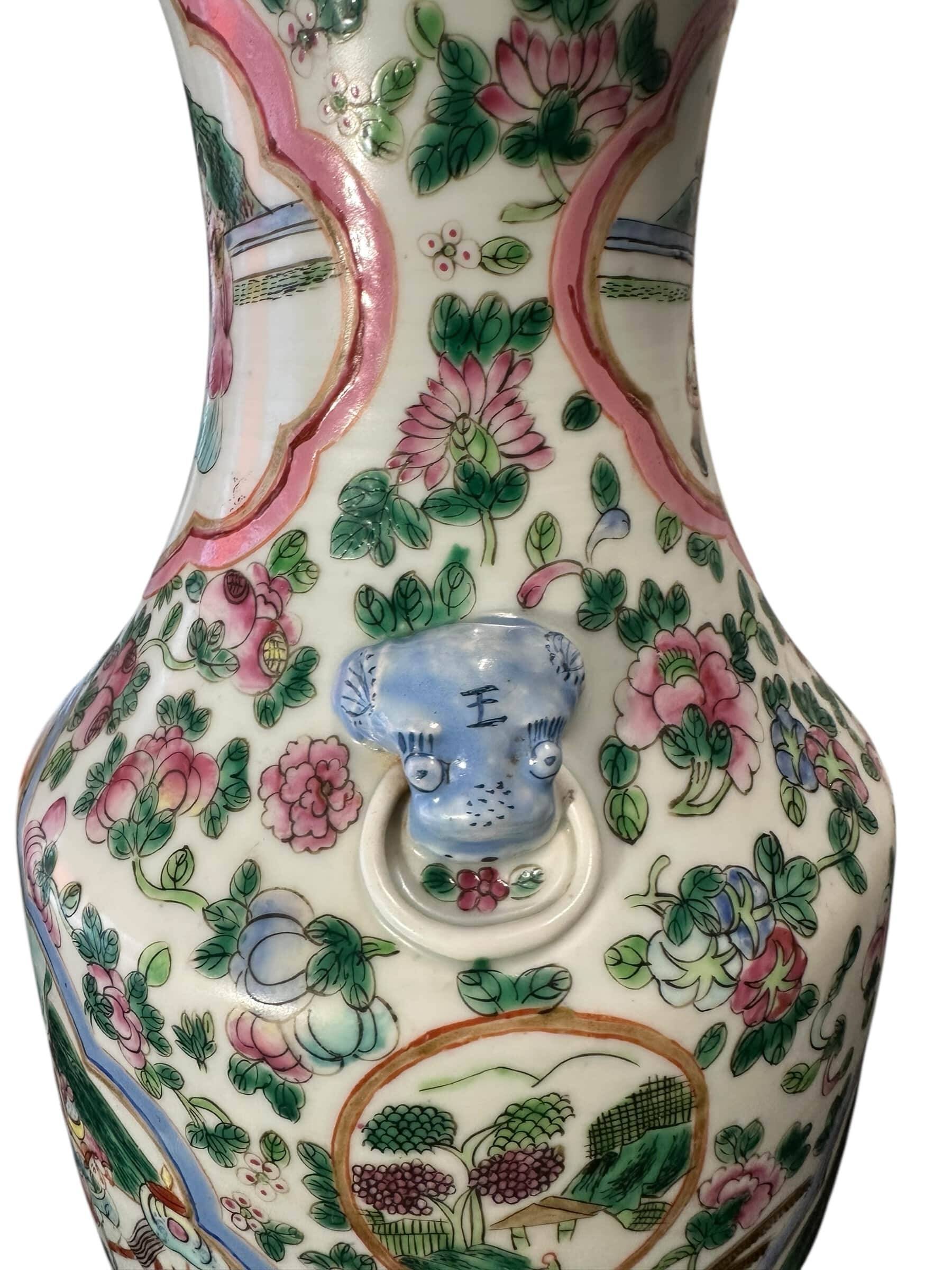 Chinese porcelain vase from the Canton period, 20th century.