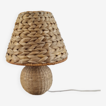 Woven table lamp