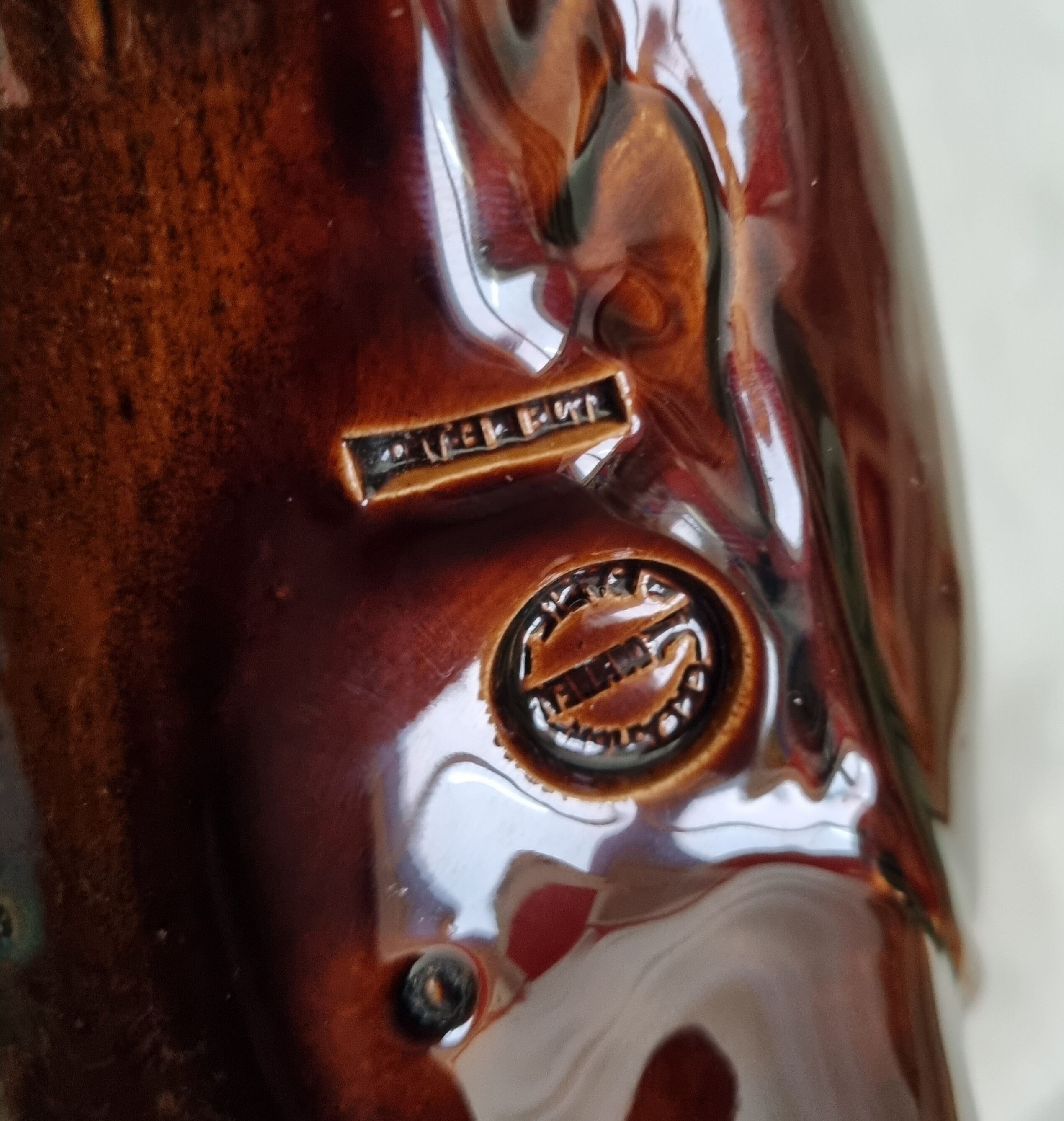 Ceramic ashtray in the shape of a glove from 1970