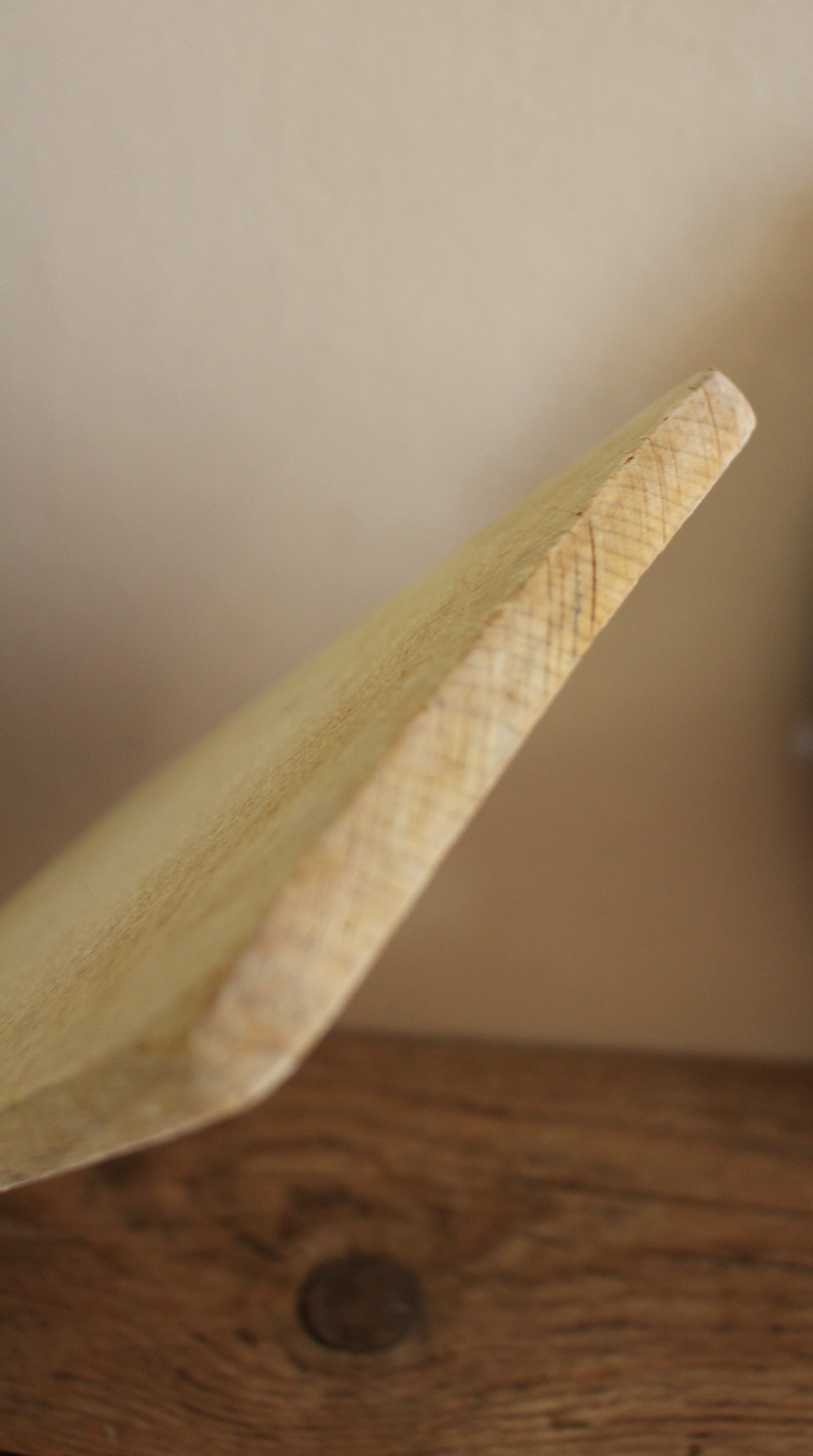 Petite planche à découper en bois manche