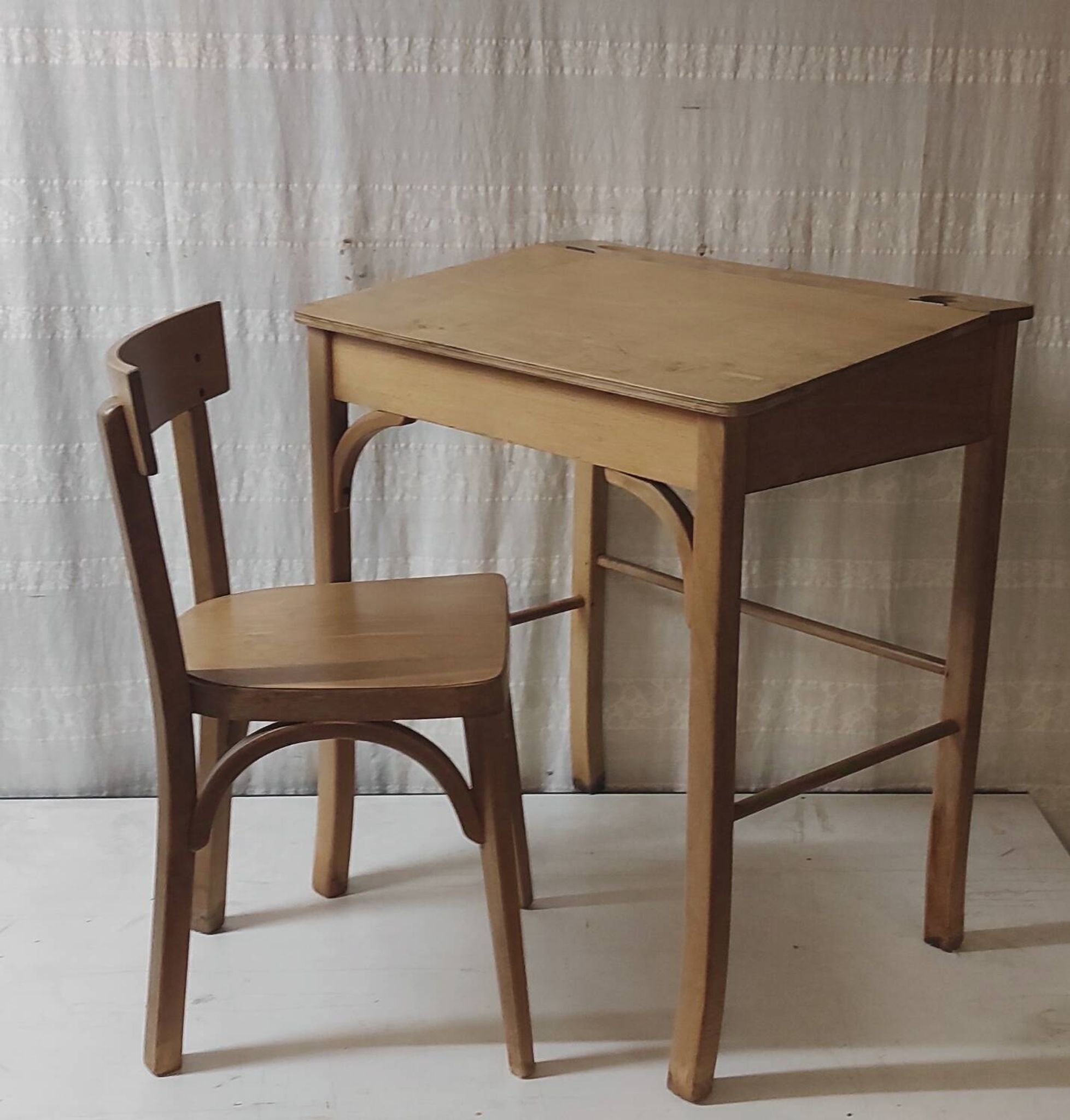 Bureau et chaise pour enfant en bois - mid. XXéme