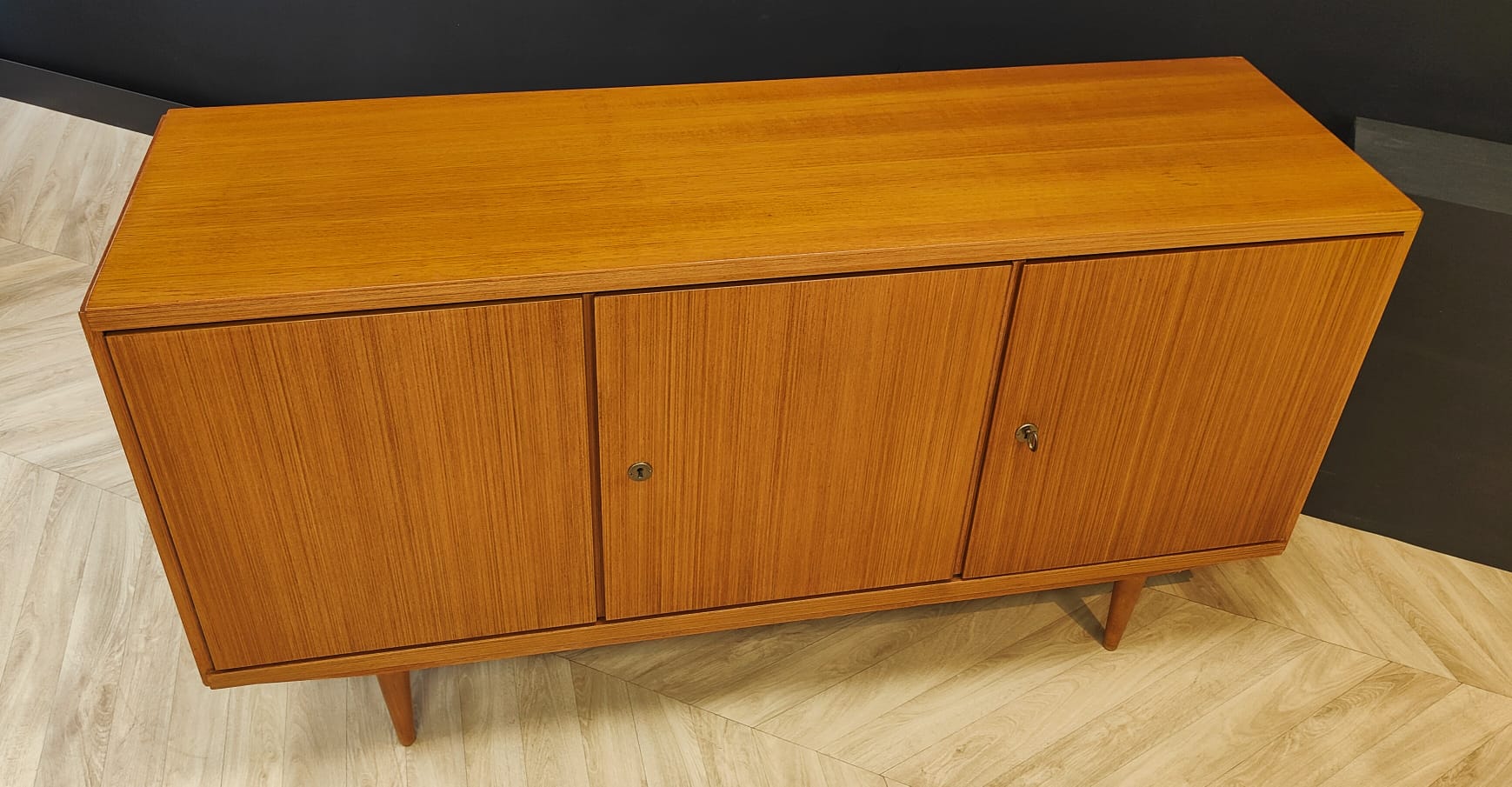 Enfilade mid century vintage