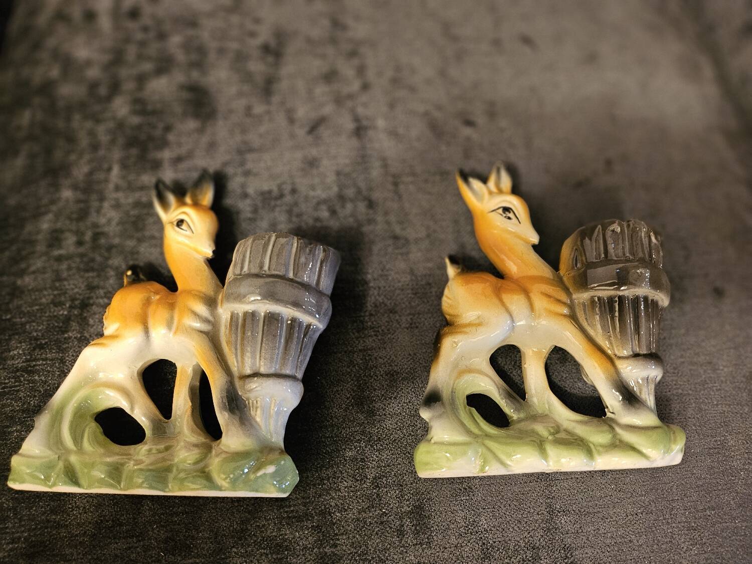 Pair of deer trinkets