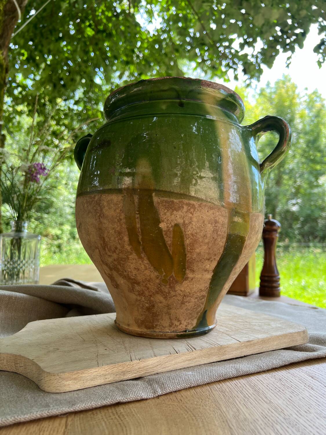 Glazed green confit pot