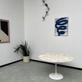Florence Knoll round table, marble top and tulip base, circa 1960, Eero Saarinen