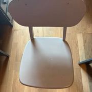 Bureau de comptable et sa chaise a patins de chez laurette