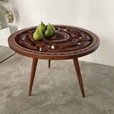 Table basse années 60 tripode bois ciselé