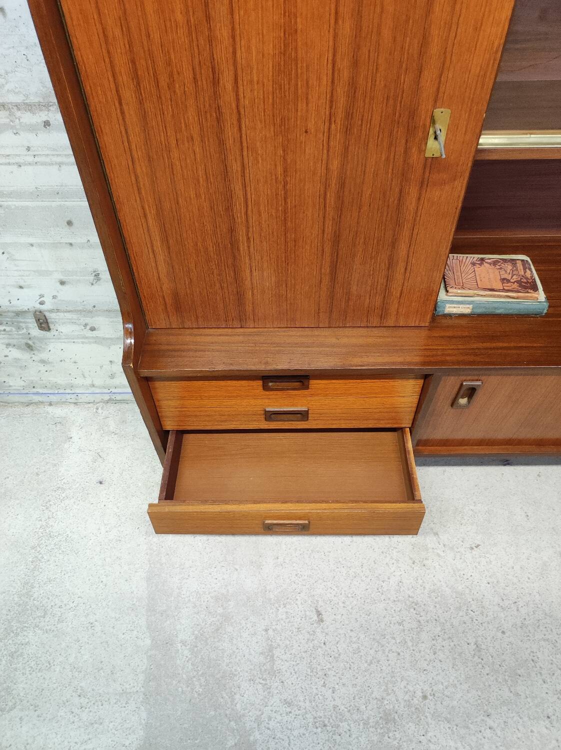Vintage sideboard / buffet