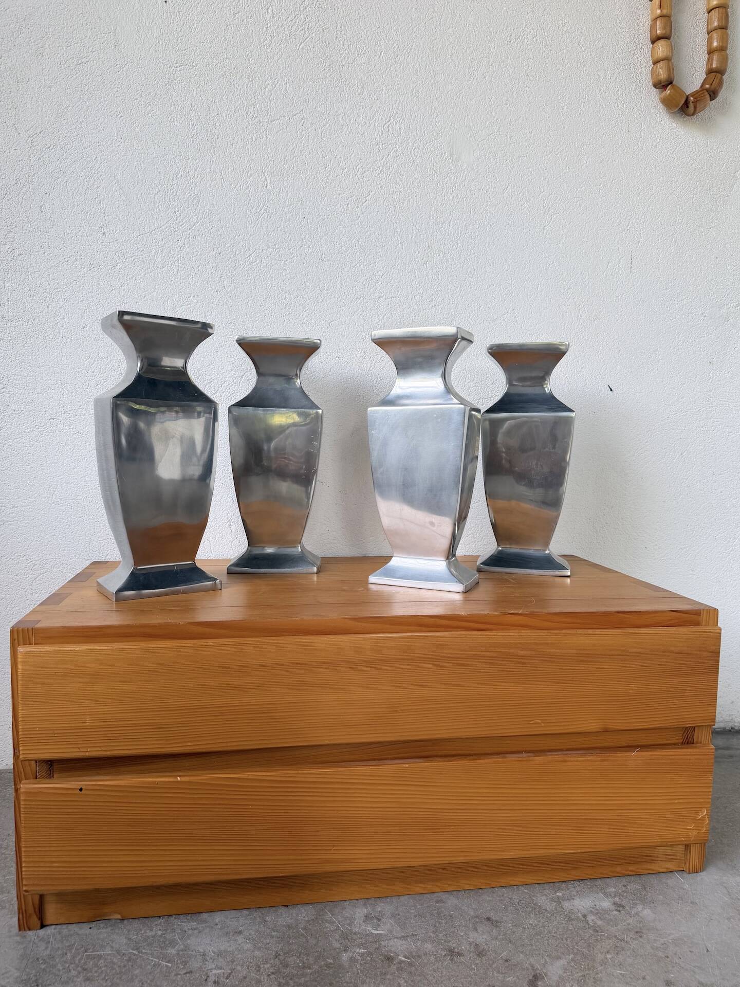 Set 4 vases en fonte d’aluminium