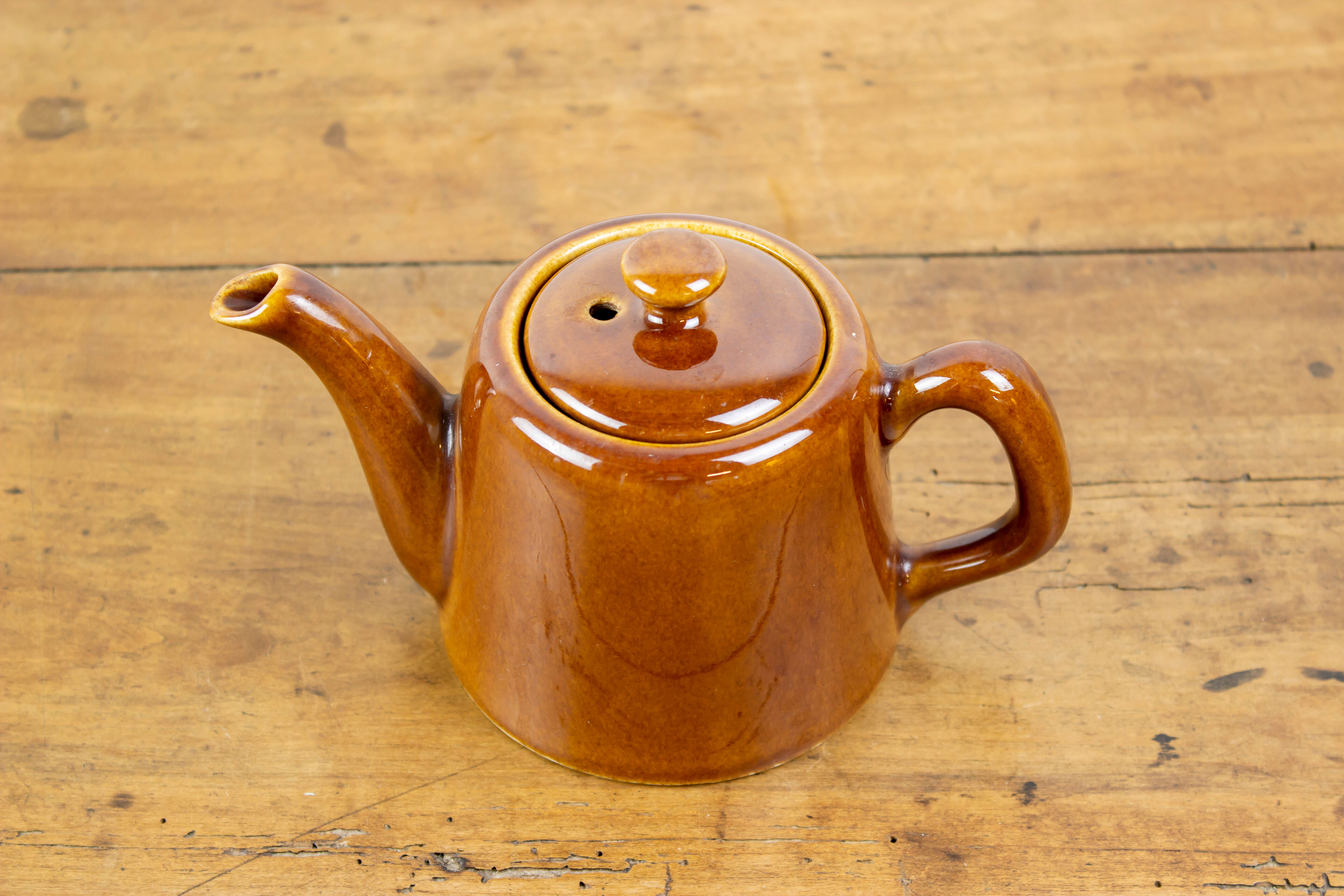 Théière marron style bistrot