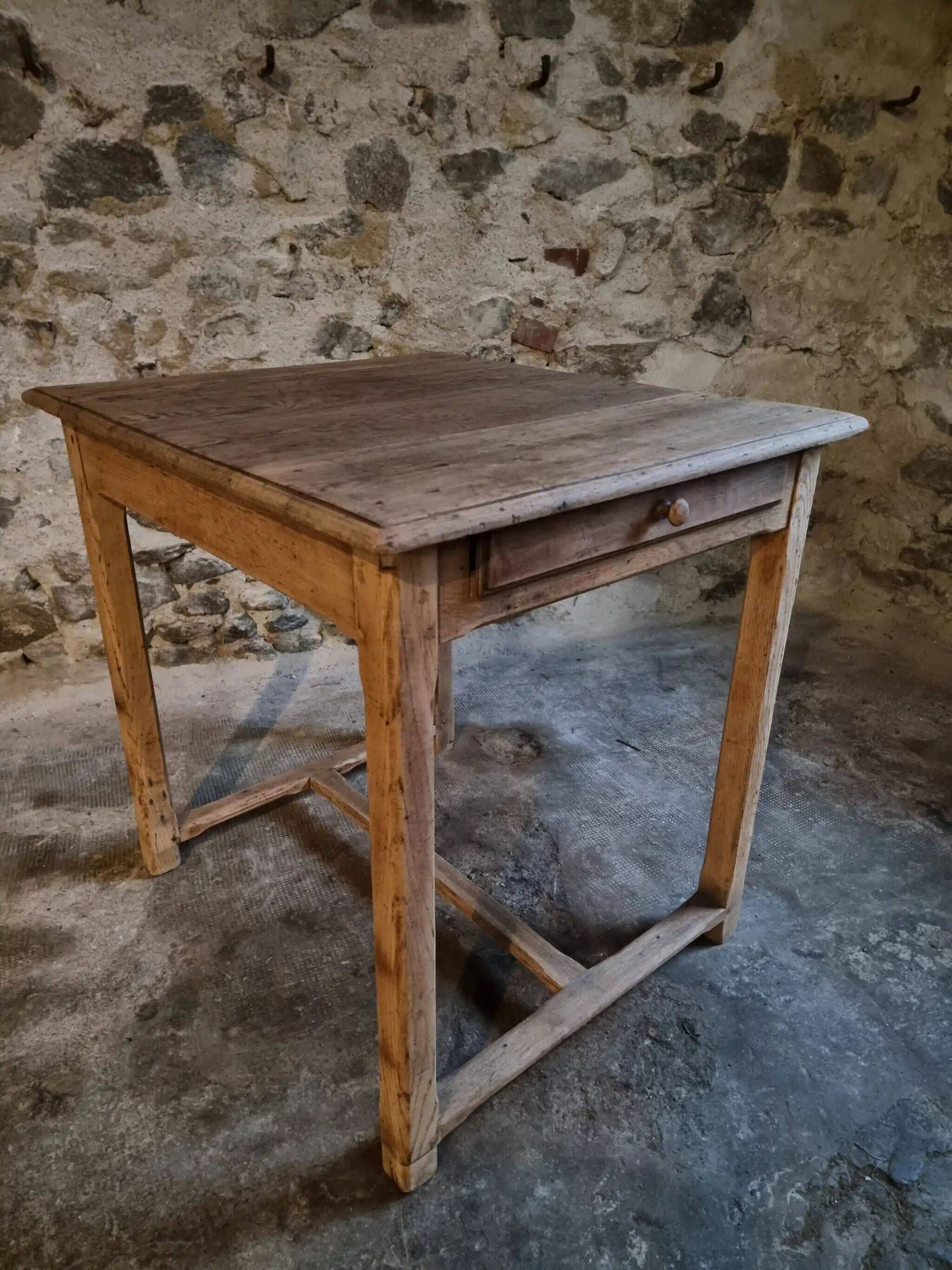 Table de ferme française ancienne en chêne avec tiroir latéral
