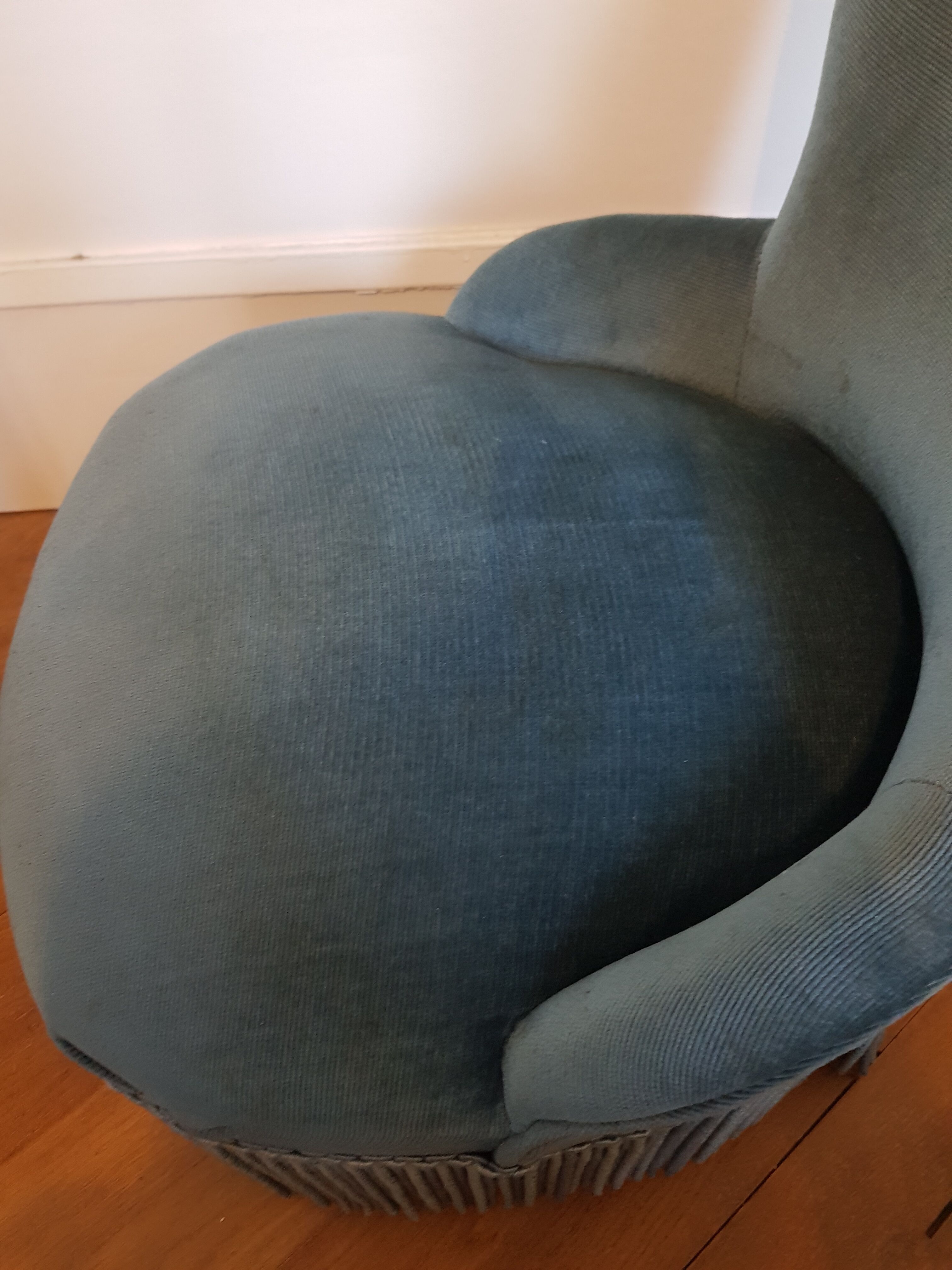 Velvet toad armchair