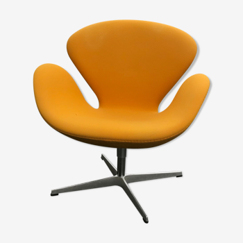 Swan armchair by Arne Jacobsen for Fritz Hansen