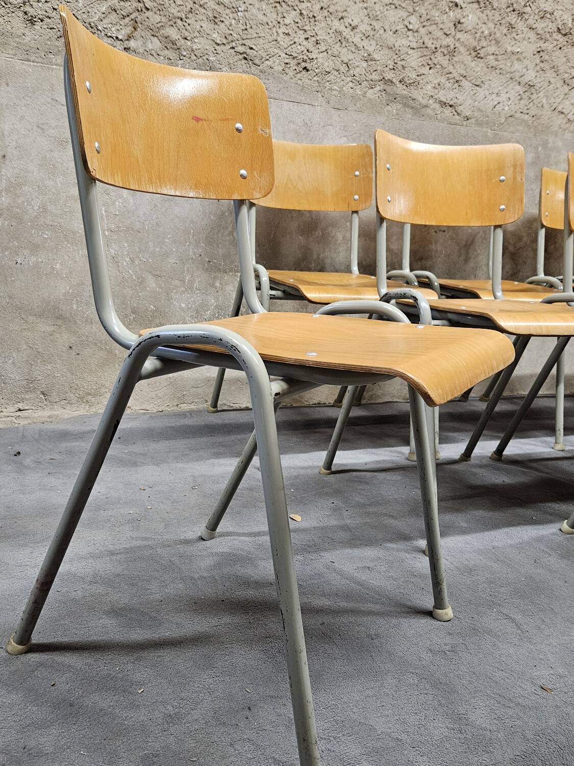 Lot of 18 vintage stackable bistro chairs 1970