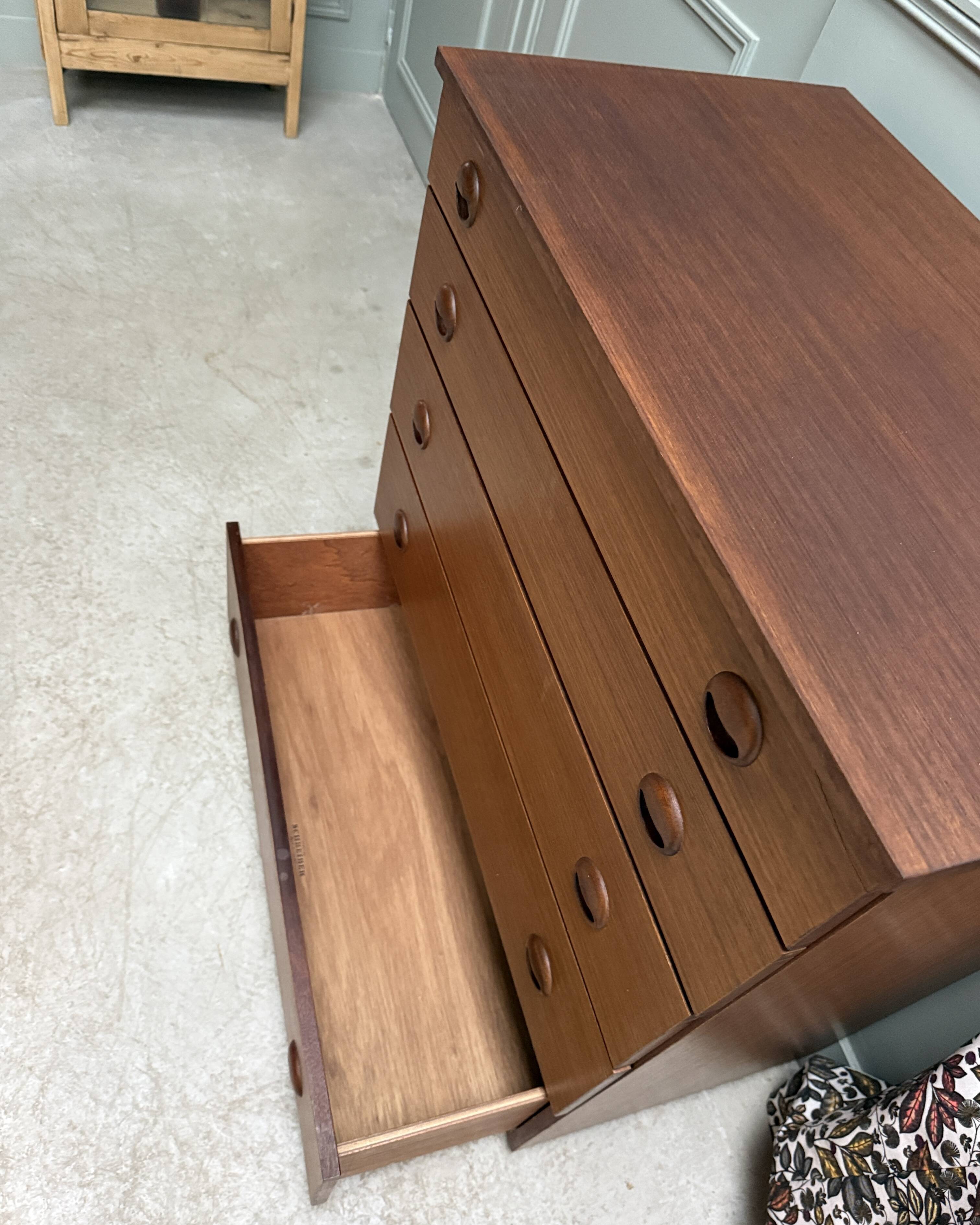 Scandinavian commode Schreiber