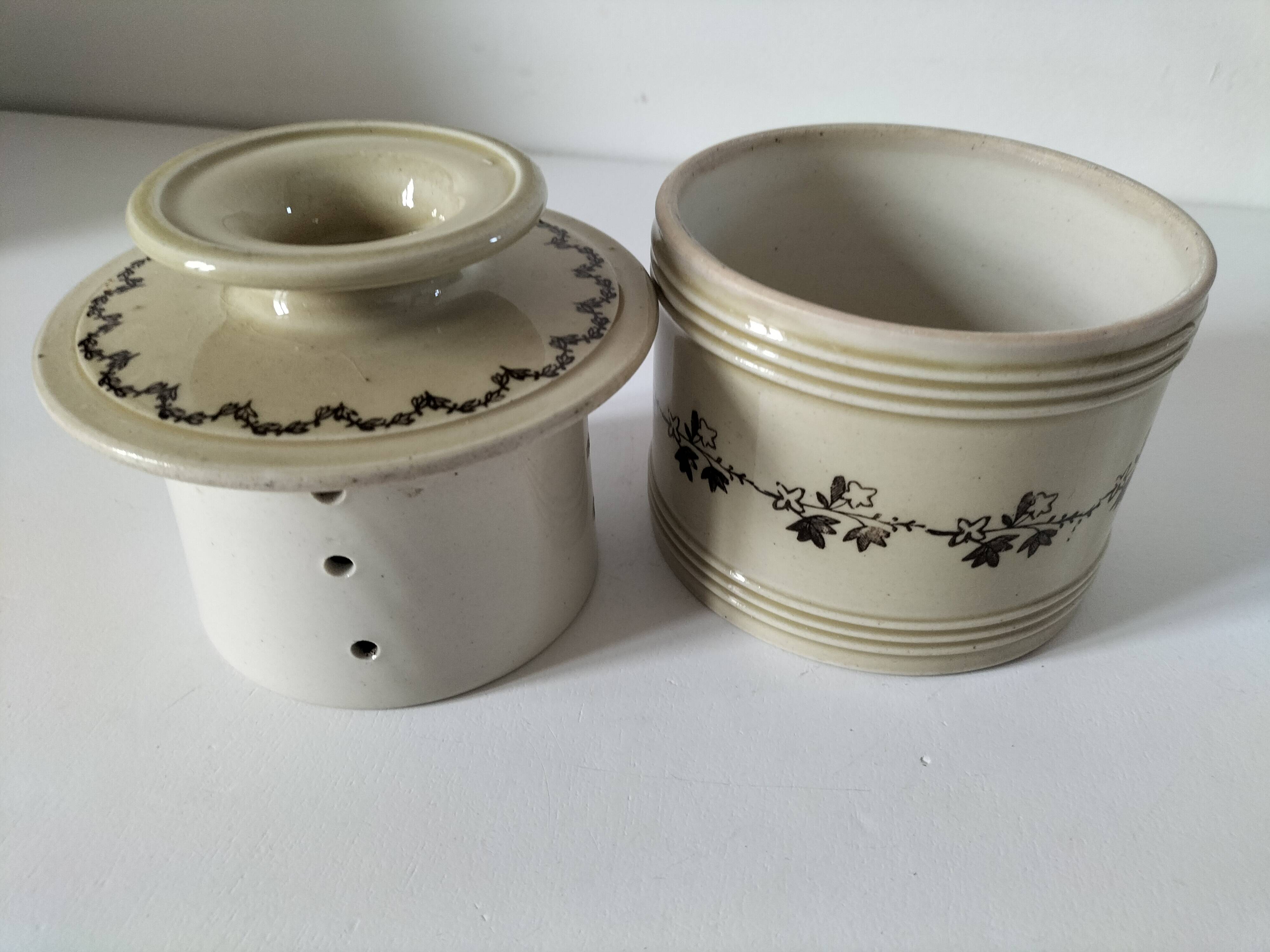 Beurrier à eau Saint-Uze Revol, décor lierre, modèle n°312, avant 1911