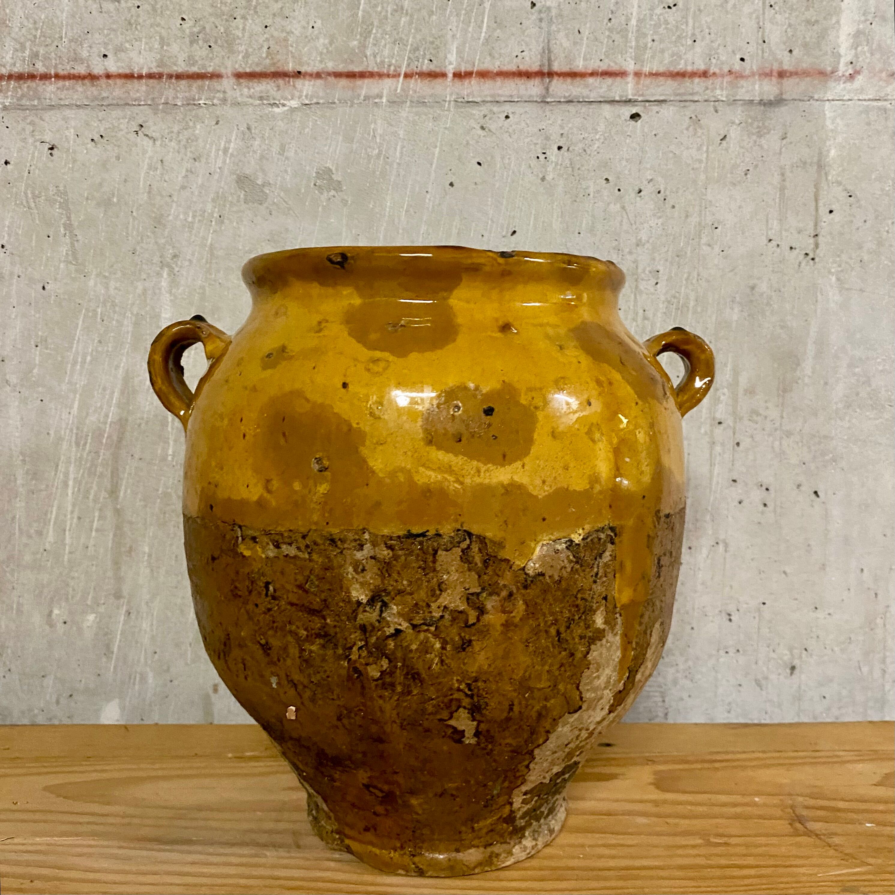 Yellow grease pot