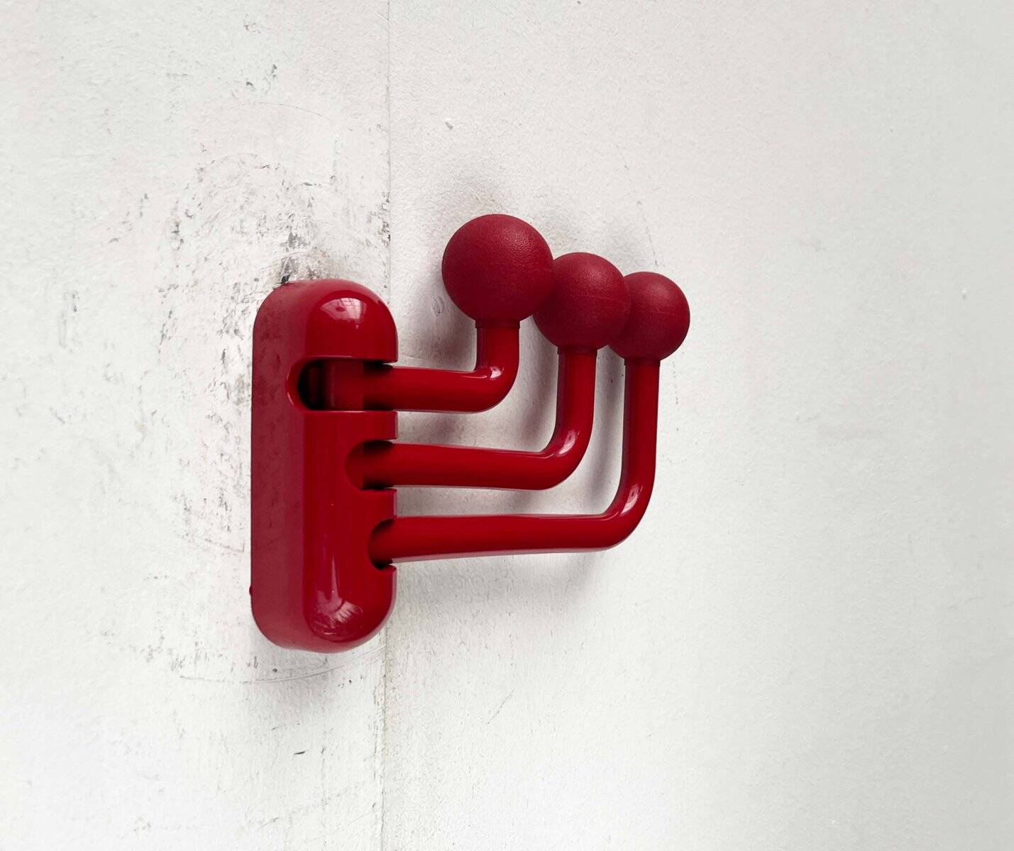 Postmodern Italian folding coat rack by Patrizia Angeloni for Confalonieri, 1980s.