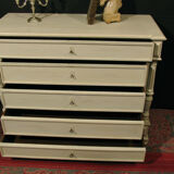 Ancienne commode style Louis XVI en bois patiné blanc shabby 5 tiroirs