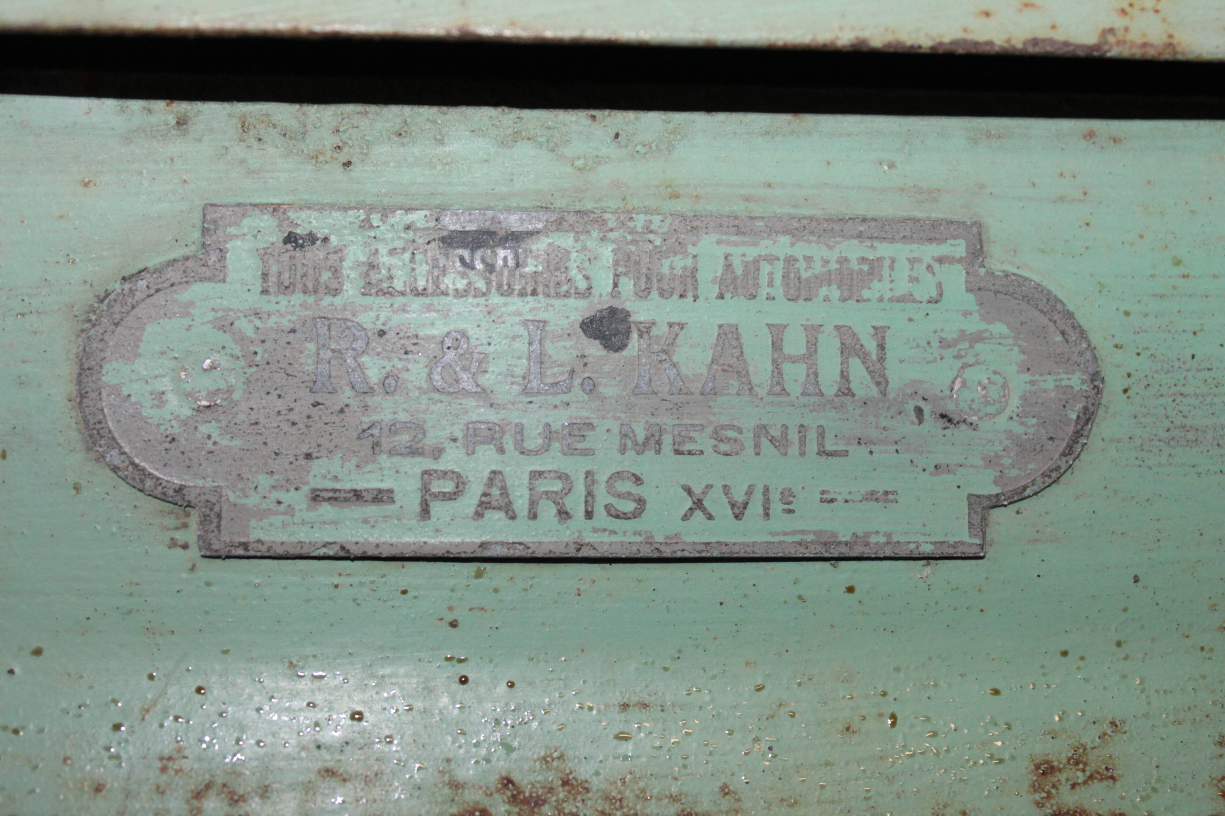 Metal cabinet, 3 door lockers