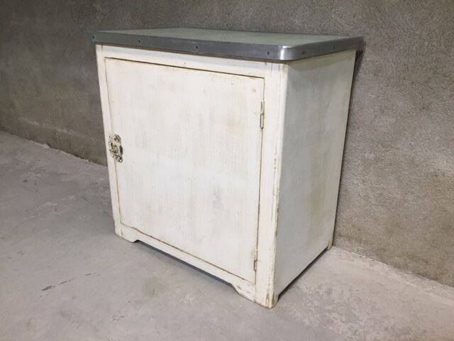 Vintage confectioner