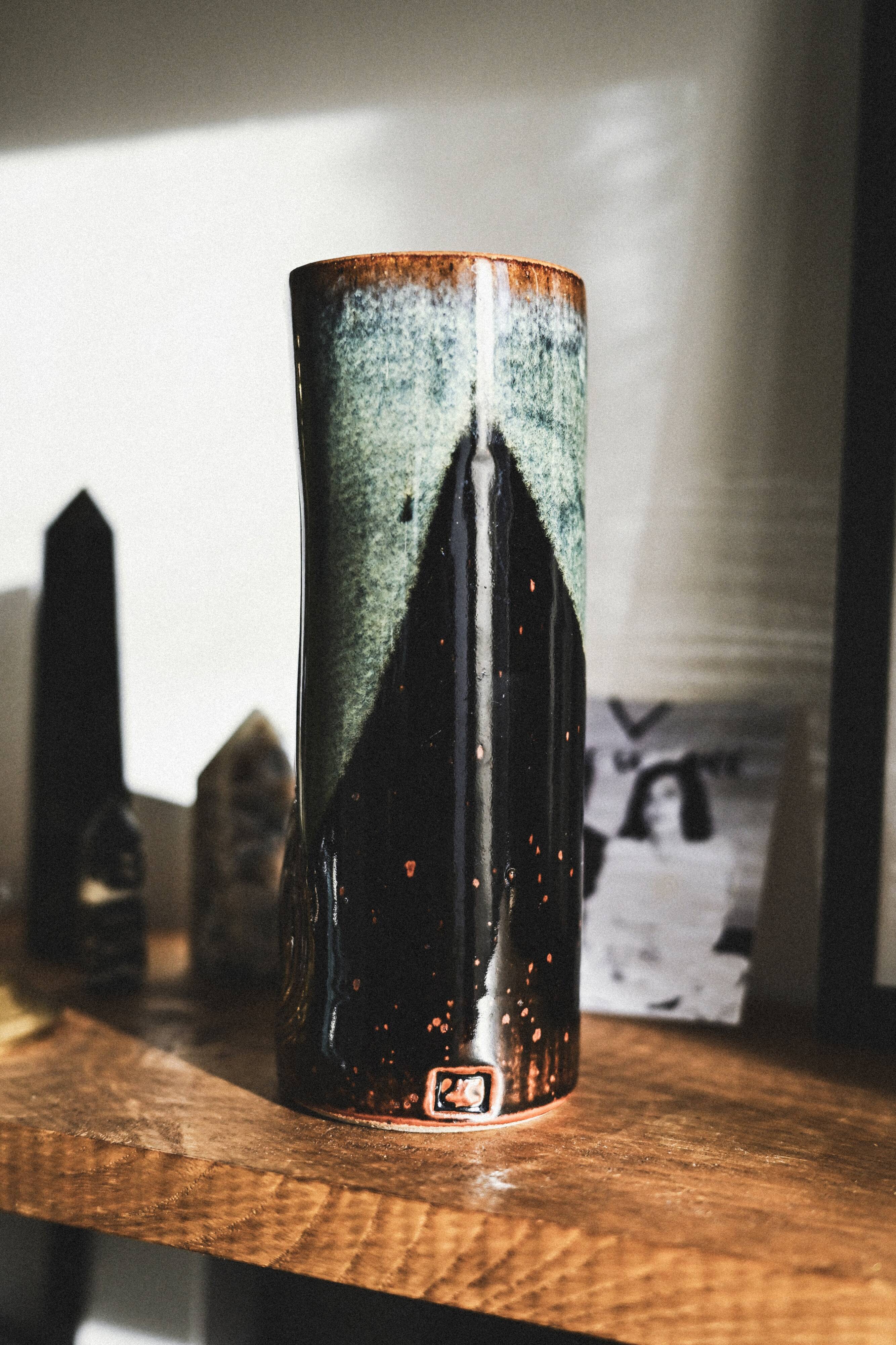 Roll vase Jean Cacheleux