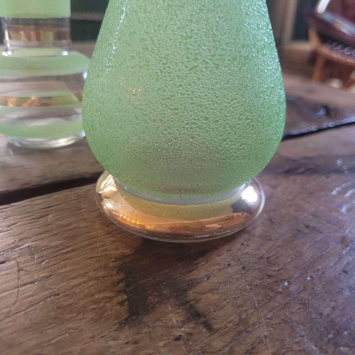Trio de vases rétro – verre granité vert & doré (années 50/60)