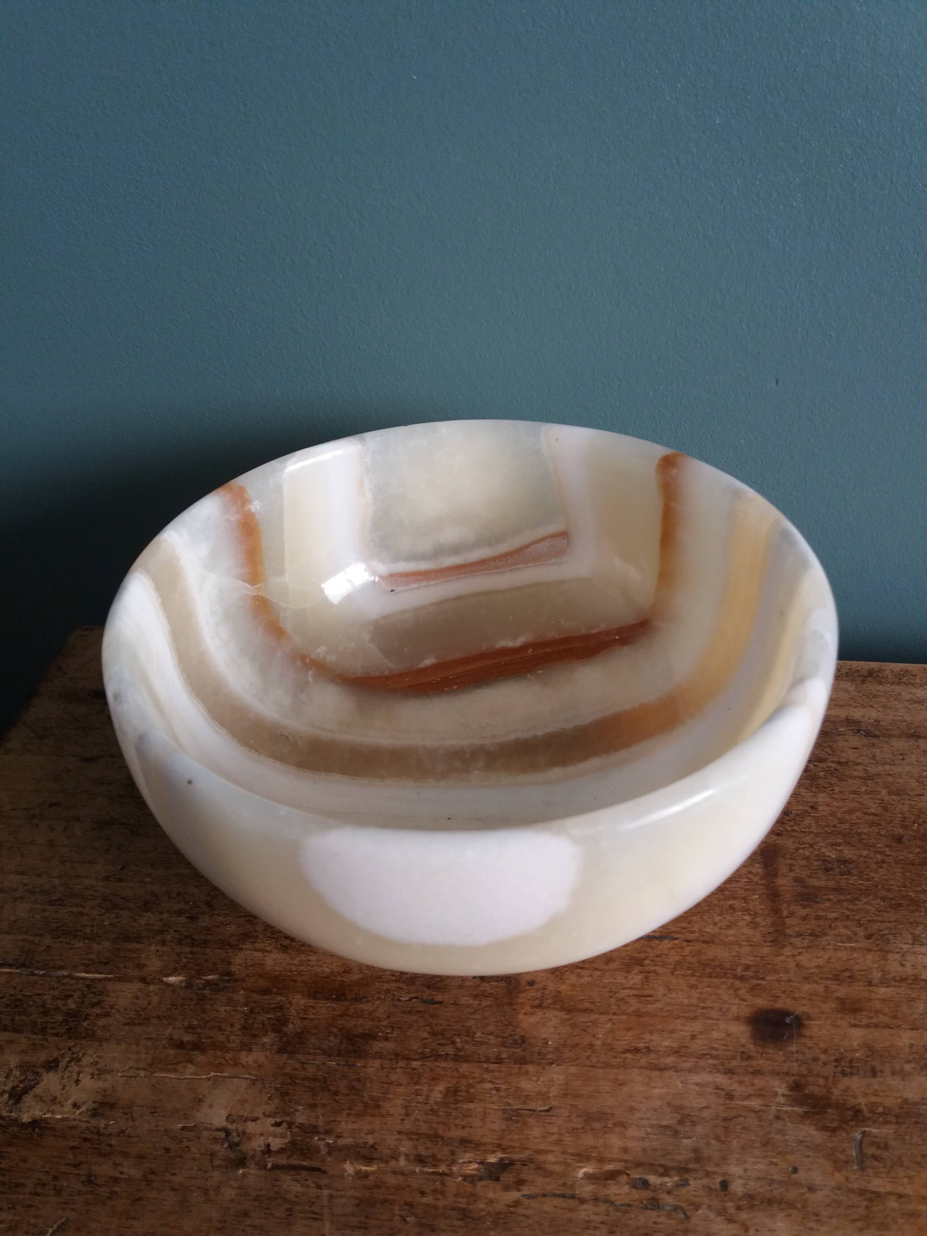 Empty bowl onyx alabaster pocket
