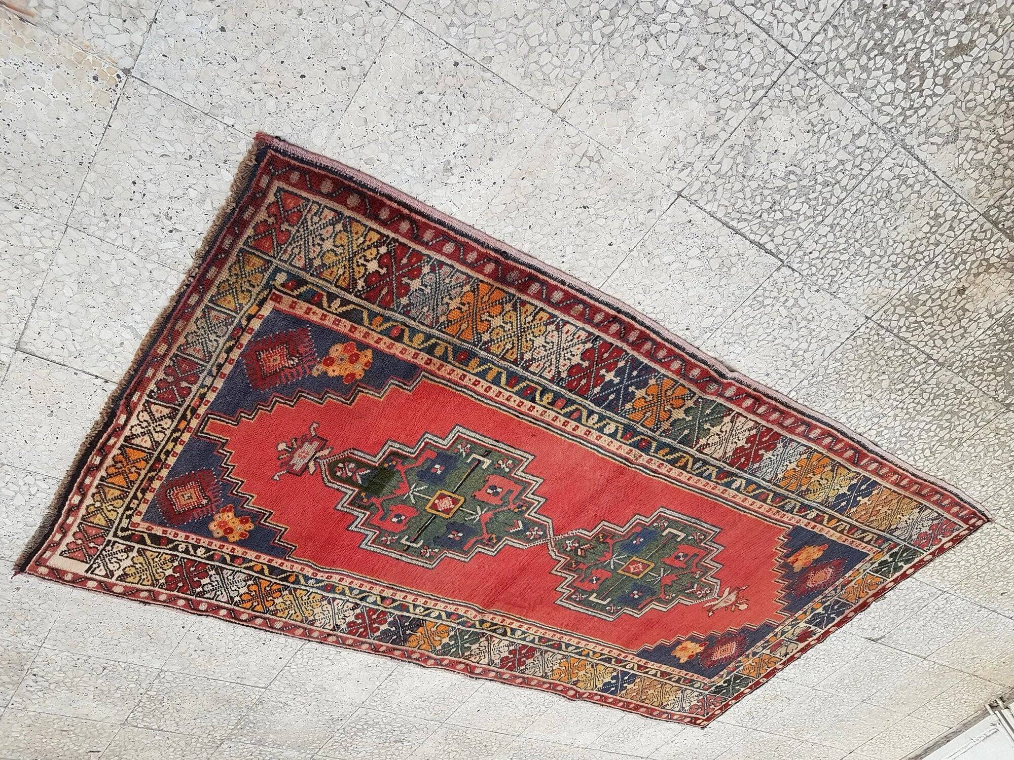 Vintage handmade Turkish rug 130x228 cm