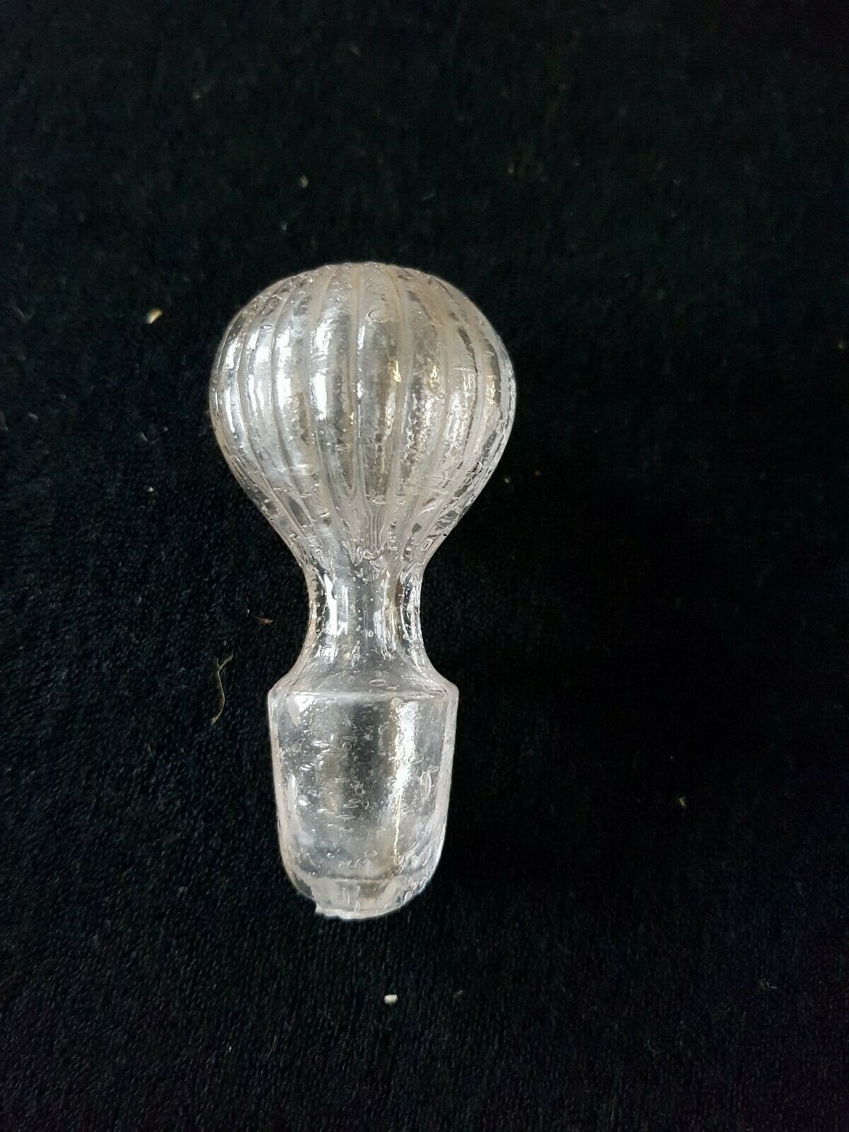 Liquor carafe and its cap