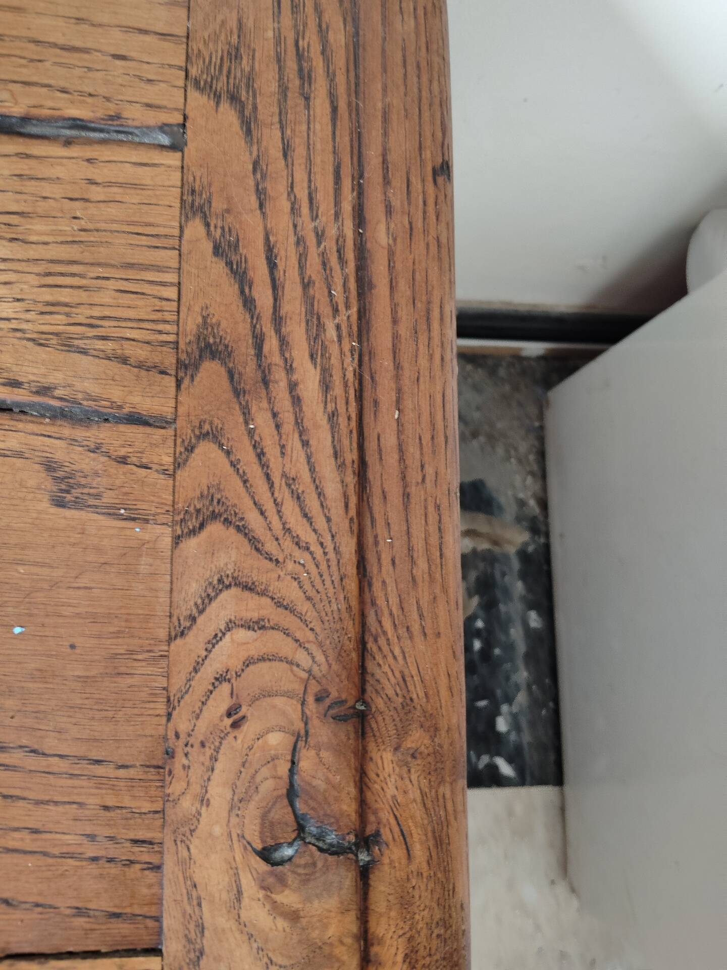 Rustic oak coffee table – Apothecary spirit – 19th century