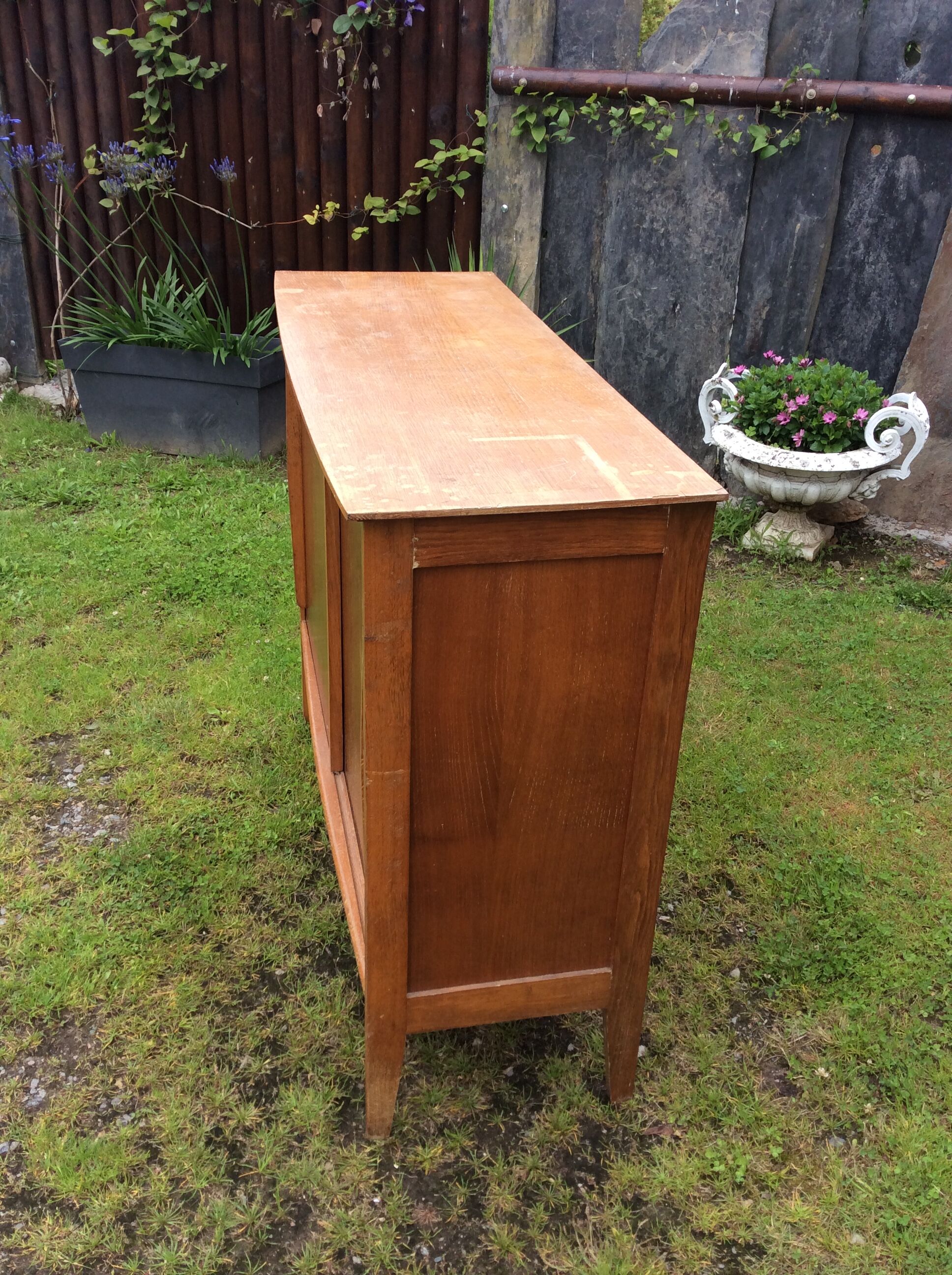 Buffet vintage à portes coulissantes en chêne