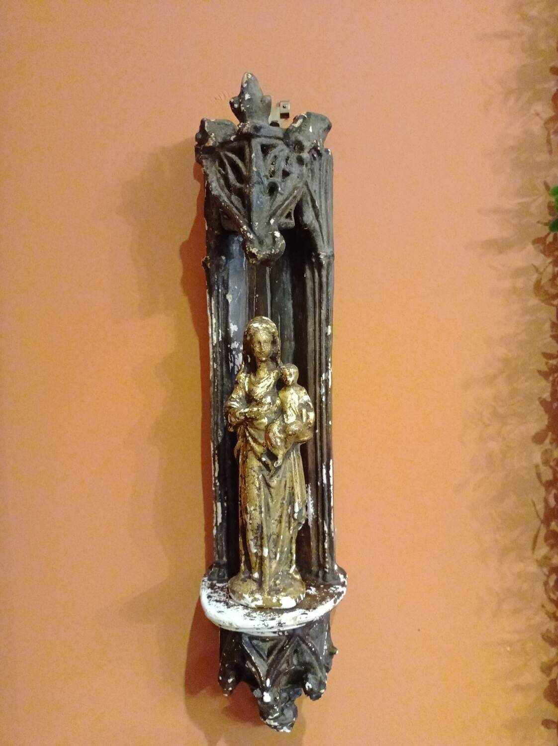 Wall stele with statue of the virgin