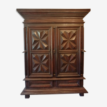 Louis XIII oak cabinet
