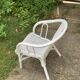 Fauteuil enfant en osier blanc vintage