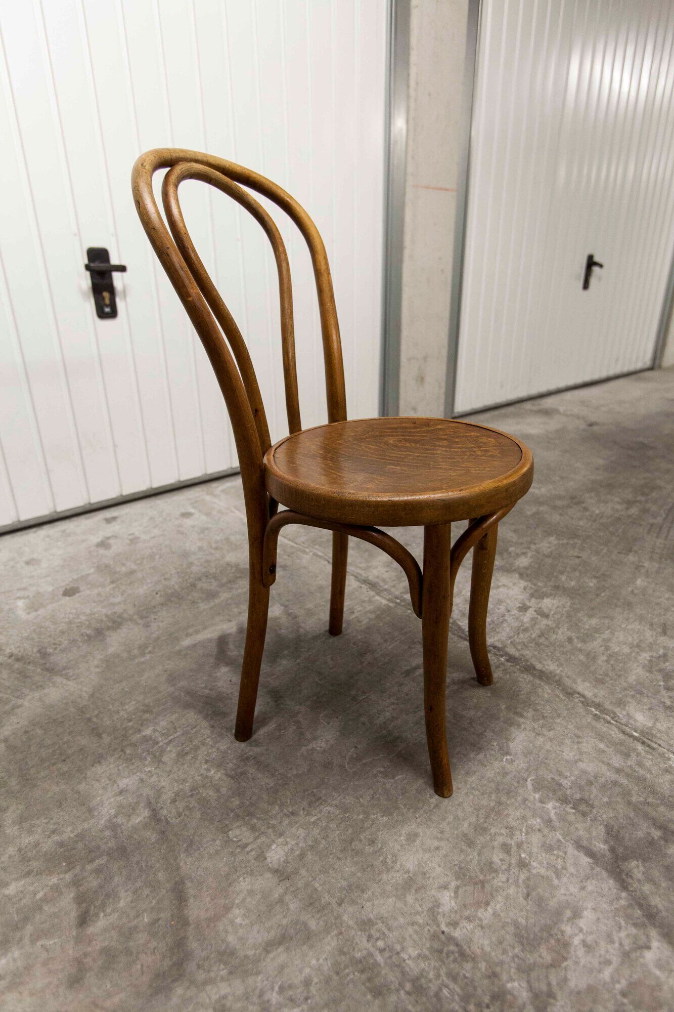 Mundus Vienna Austria 1910 curved wood bistro chair