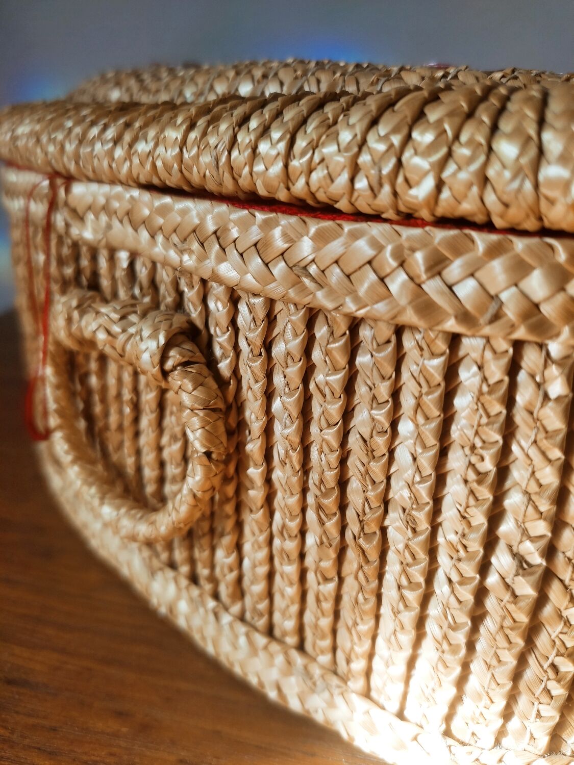 Boite à bijoux en paille tressée