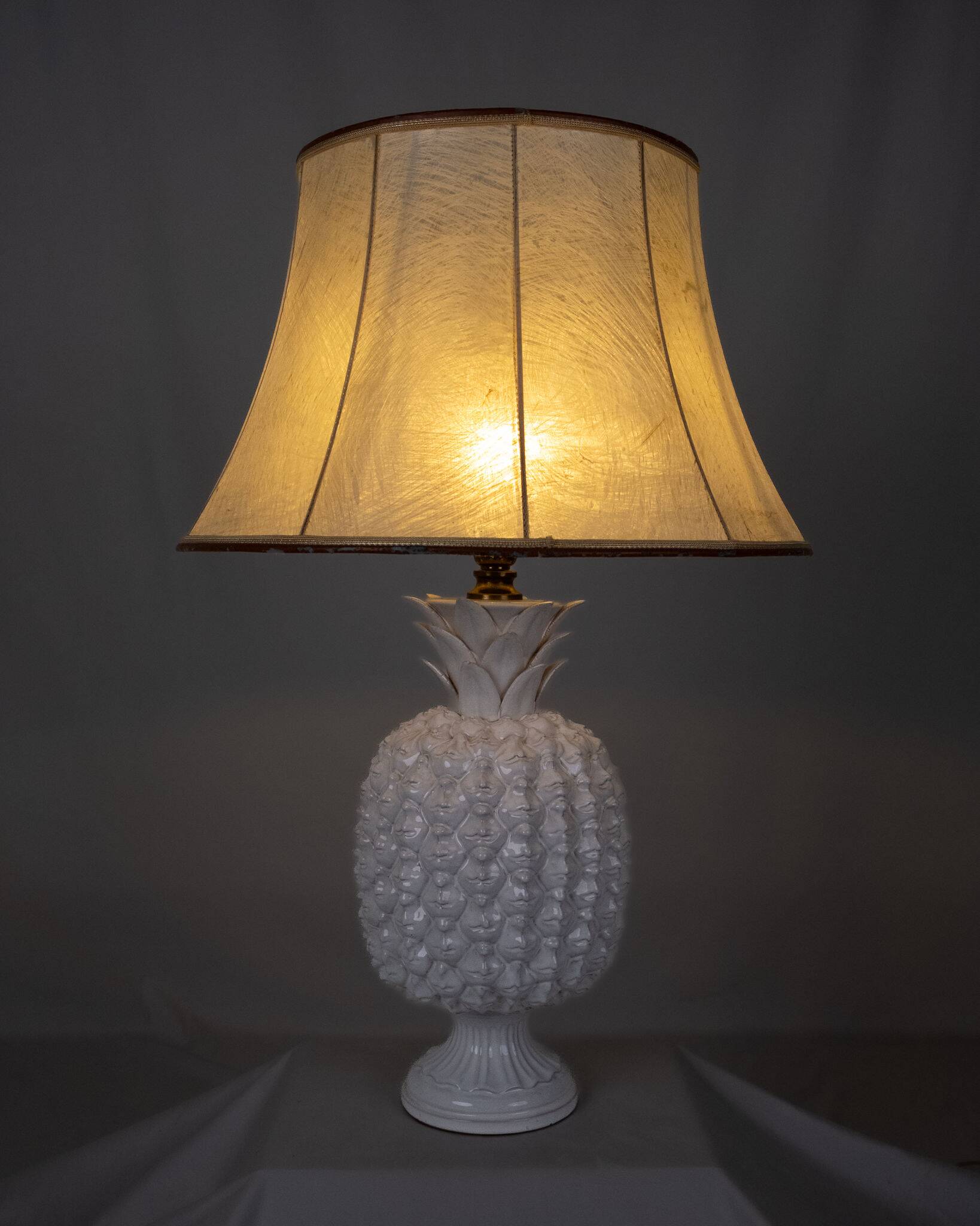 Grande lampe ananas en céramique et fibres naturelles, Italie, 1980s