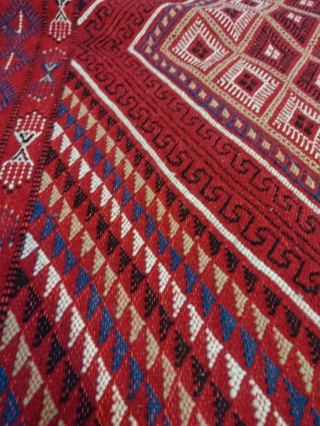 Traditional handmade margoum carpet in pure wool