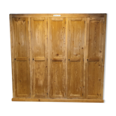 Wooden cloakroom