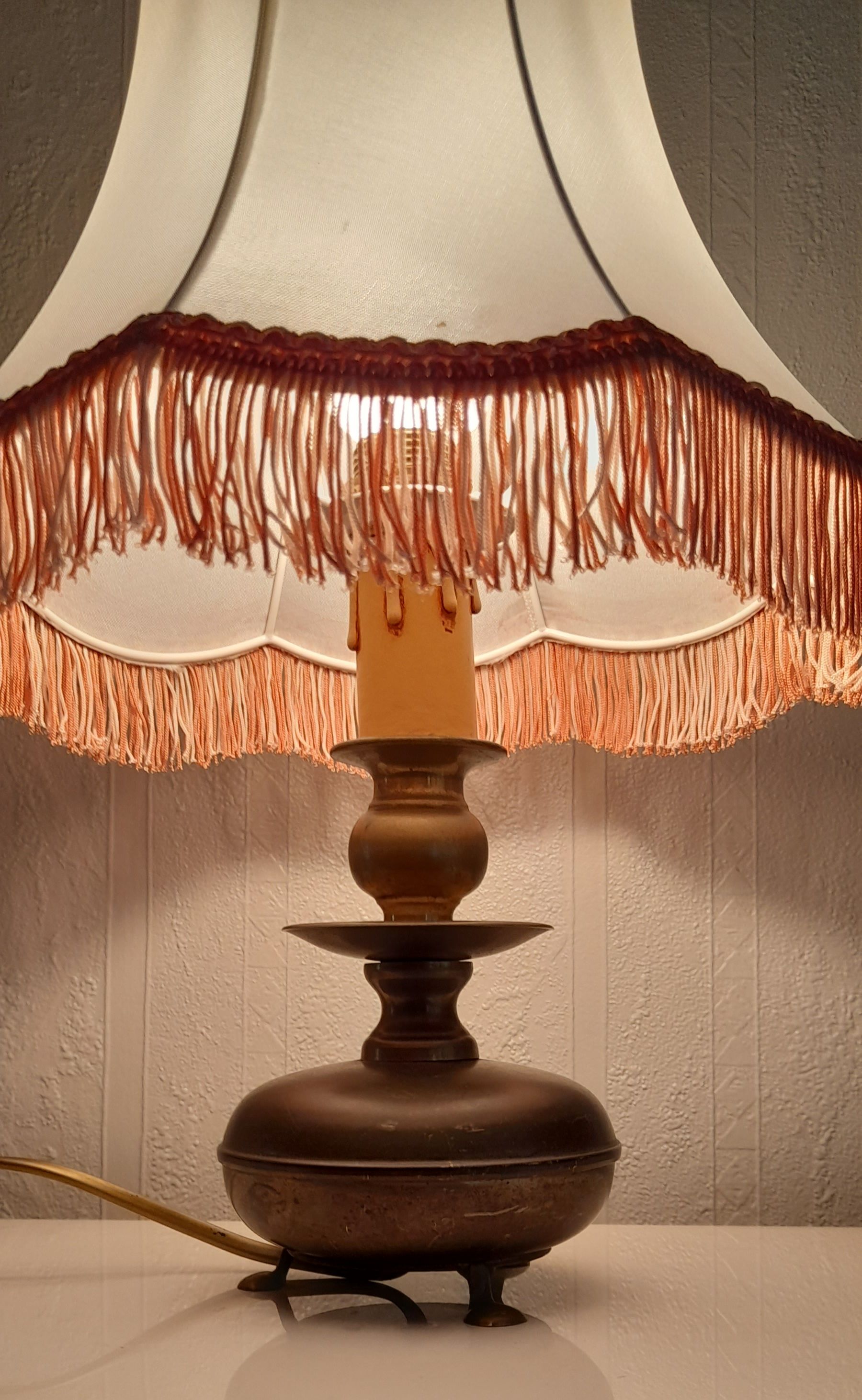 Bedside lamp foot round metal and lampshade pagoda silk pink