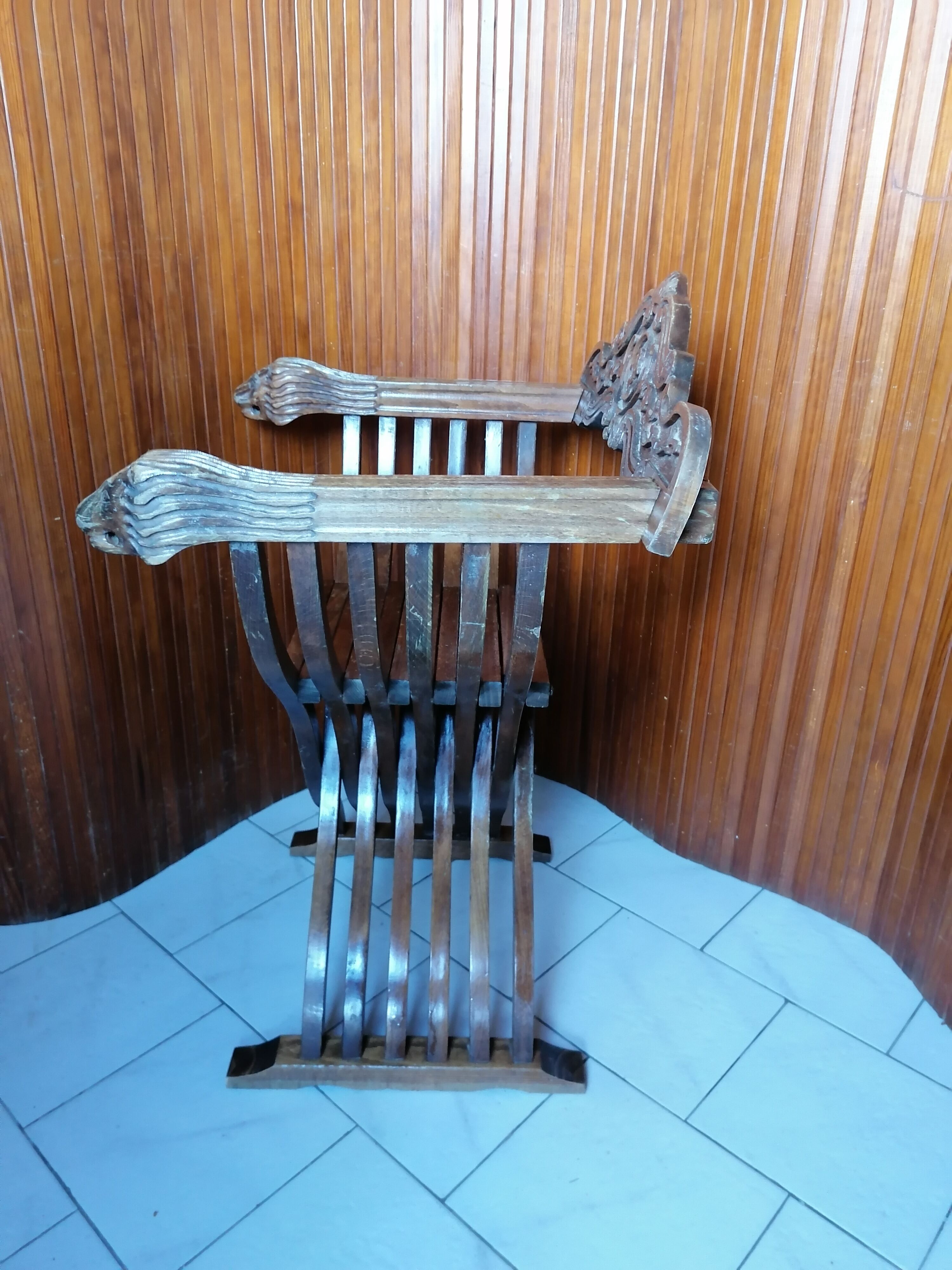 Curule or dagobert chair