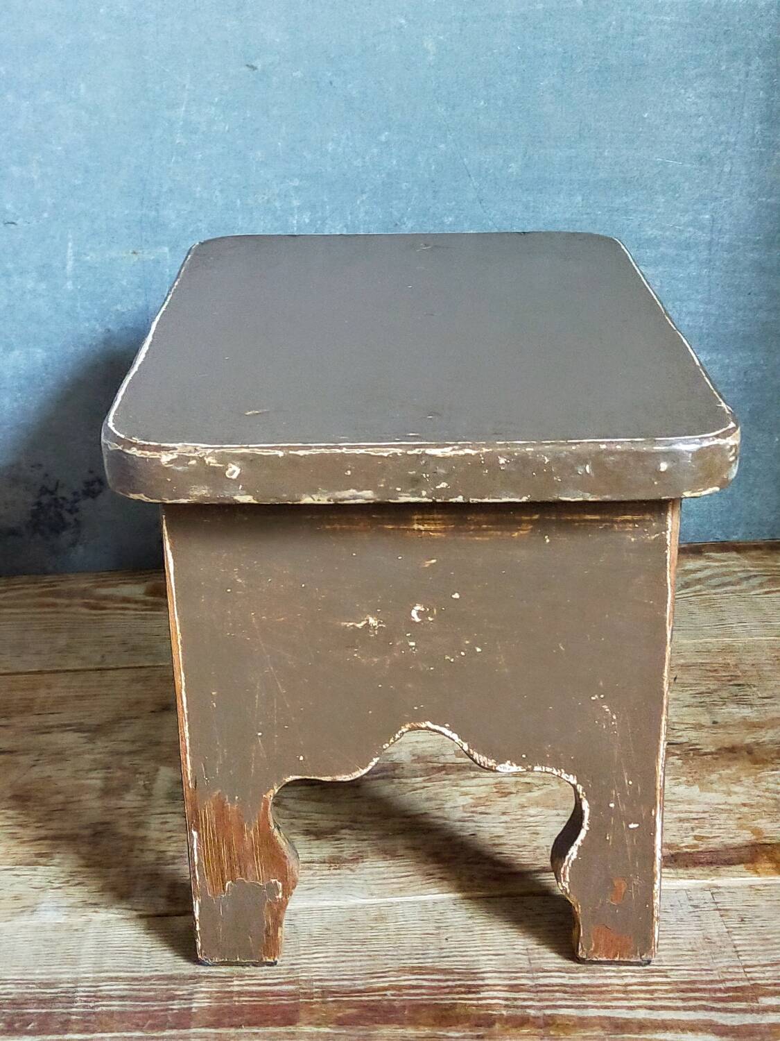 Mini-bench stool in old patinated solid wood