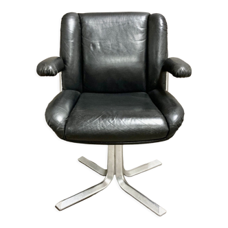 Black leather armchair and aluminum design 1960
