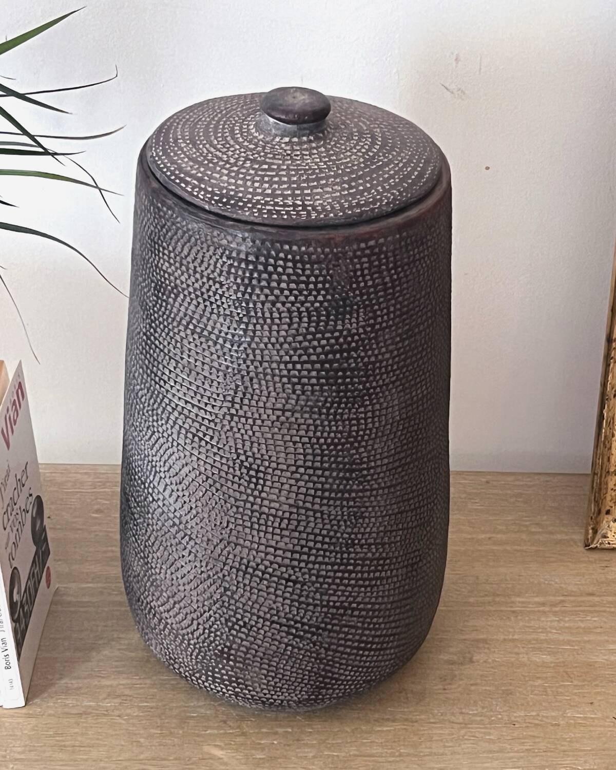 Large terracotta pot (Burkina Faso)